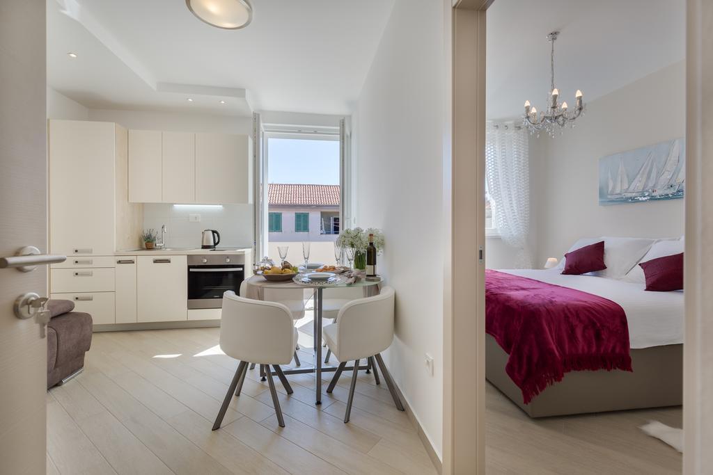 Central Boutique Apartments With Balconies, In Walking Distance To The Sea Задар Екстериор снимка
