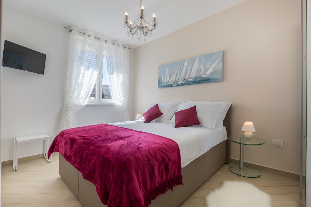 Central Boutique Apartments With Balconies, In Walking Distance To The Sea Задар Екстериор снимка