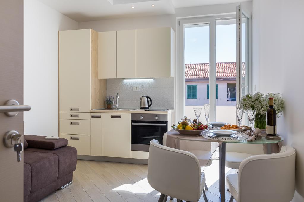 Central Boutique Apartments With Balconies, In Walking Distance To The Sea Задар Екстериор снимка