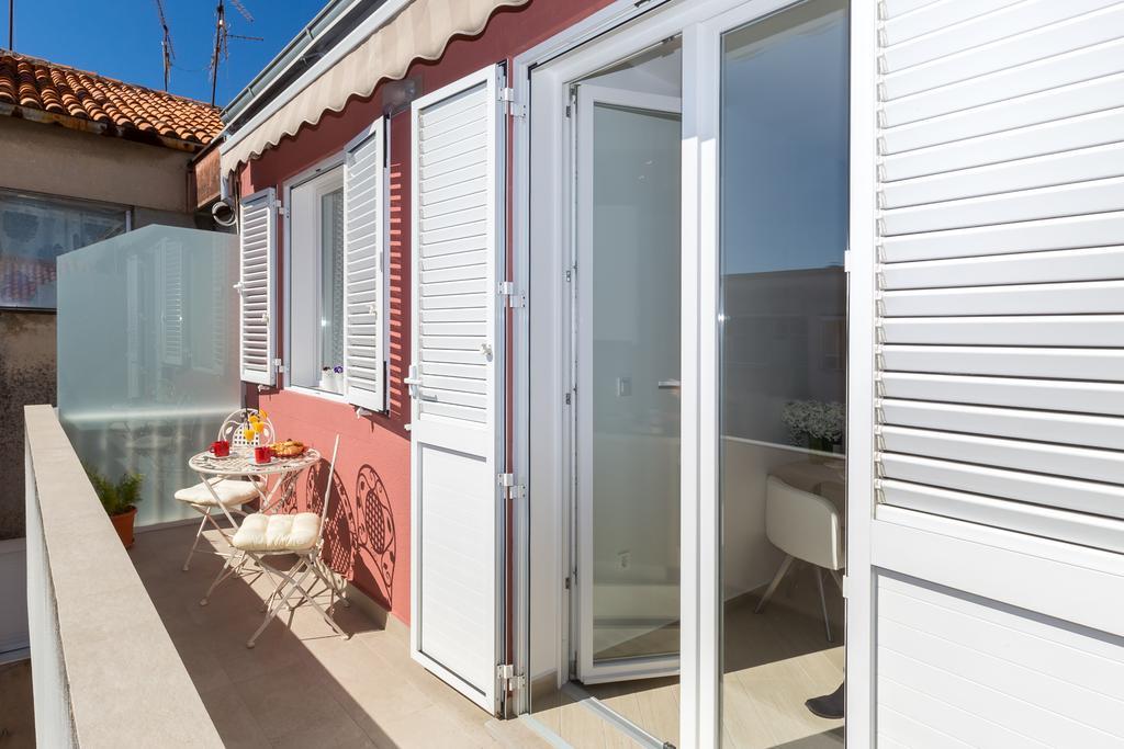Central Boutique Apartments With Balconies, In Walking Distance To The Sea Задар Екстериор снимка
